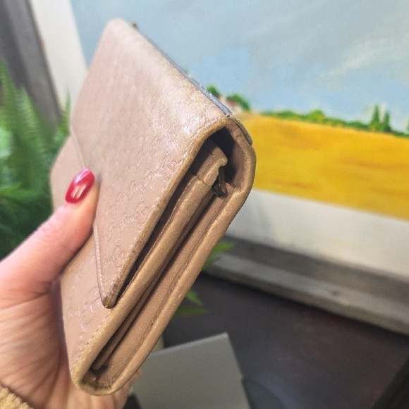 Gucci Light Pink Monogram Wallet with Gold Hardware - Picture 5 of 10